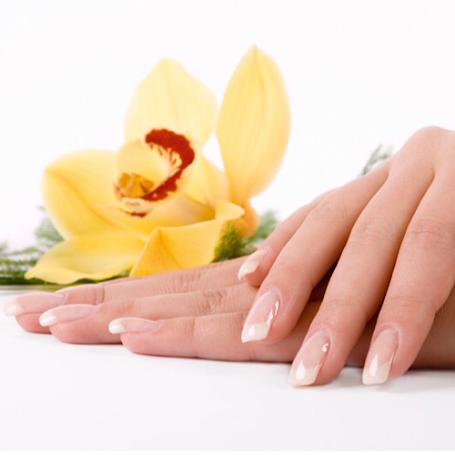 AV NAILS & SPA - manicure